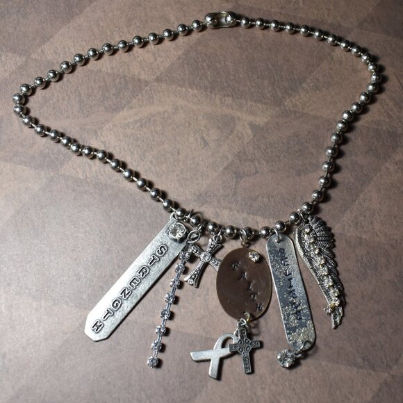 Handmade metal dangle charm necklace - Strength, believe, faith - Picture 10 of 11